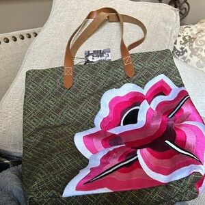 Wyeth bag with beautiful embroidered flower 🌸 new with‎ tag